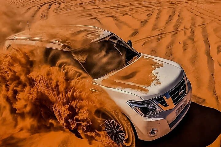 Dubai Red Dunes Dune Bashing: Sunset 4x4 Safari, Live Shows & BBQ Dinner