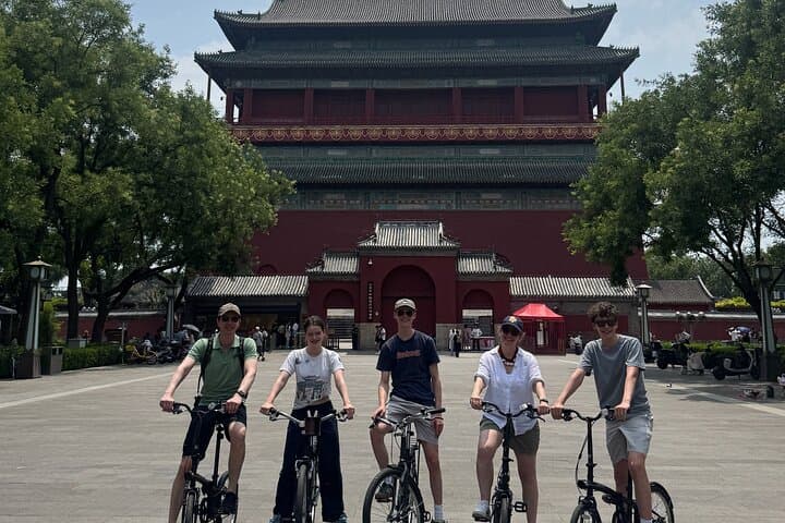 Hutong Bike Tour Beijing: Explore Historic Alleyways and Street Food