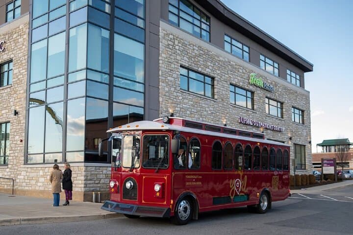 Hershey Trolley Crawl: Evening Food & Drink Hop-On Hop-Off Tour on a Vintage Trolley