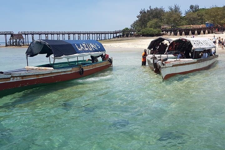 Zanzibar Spice, Prison Island, Stone Town & Slave Market Guided Tour photo 2