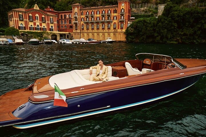 Luxury Motorboat Tour: 4 Hours Exploring Lake Como's Grand Villas photo 4
