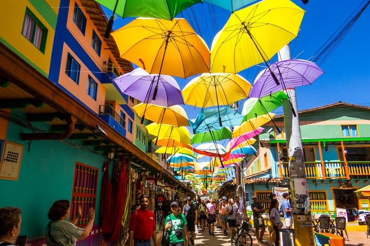 Climb El Peñol and Explore Guatapé: A Day Trip from Medellín photo 6