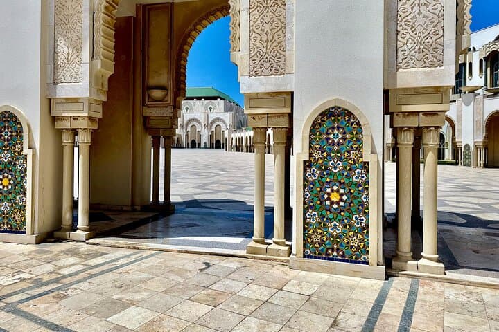Marrakech to Casablanca Day Trip: Hassan II Mosque & La Corniche Coastal Visit