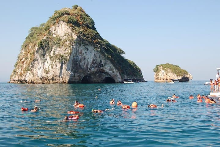 Puerto Vallarta Catamaran Day: Snorkel Los Arcos, Las Ánimas & Quimixto Waterfall photo 3