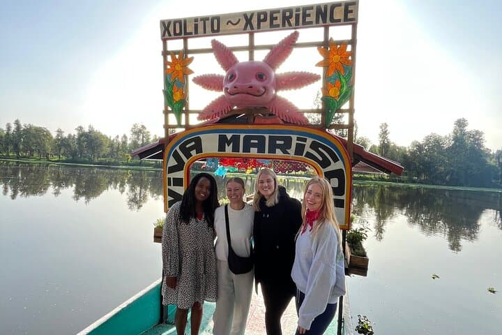Xochimilco Tour to the Island of the Dolls — Canal Ride, Legend & Practical Tips photo 3
