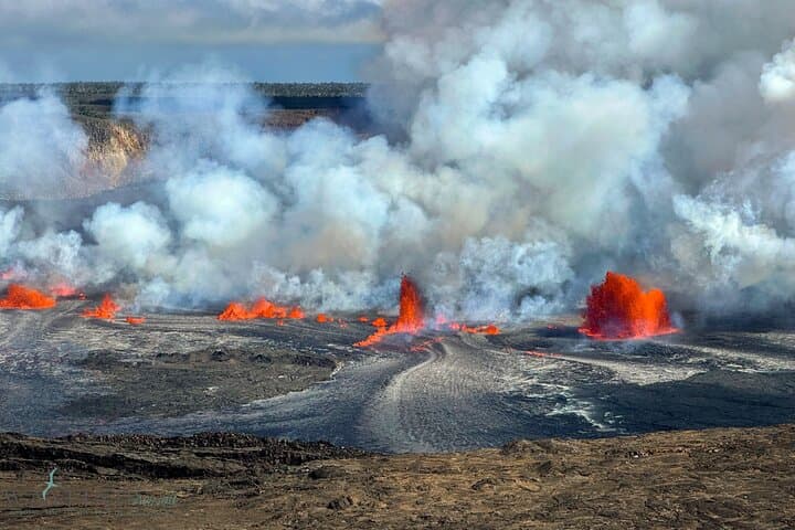 Exploring Hawaii Volcanoes National Park: A 4-Hour Private Tour of Kīlauea’s Fiery Heart