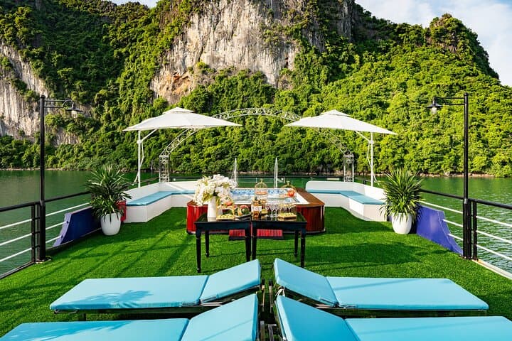 Halong Bay Deluxe Day Cruise from Hanoi — Jacuzzi, Kayak & Titov Island photo 5