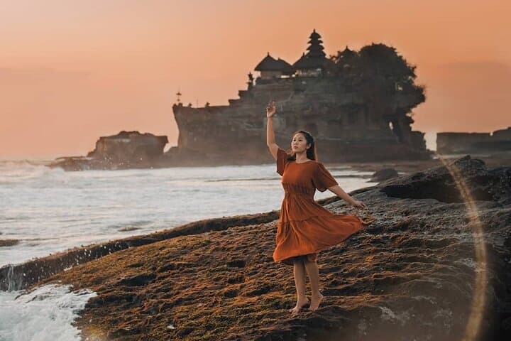 Full-Day Ulun Danu Bratan, Leke-Leke Waterfall & Tanah Lot Sunset Tour from Ubud photo 1