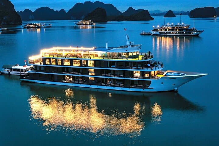 Luxury 2-Day Halong & Lan Ha Bay Doris Cruise with Balcony and Pool photo 4