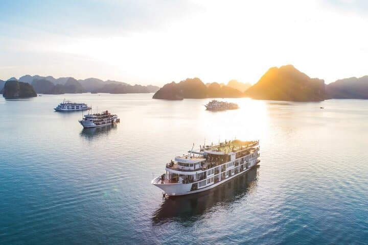 Halong Bay Luxury 2-Day, 1-Night Cruise from Hanoi — Balcony Cabin & Kayaking photo 4