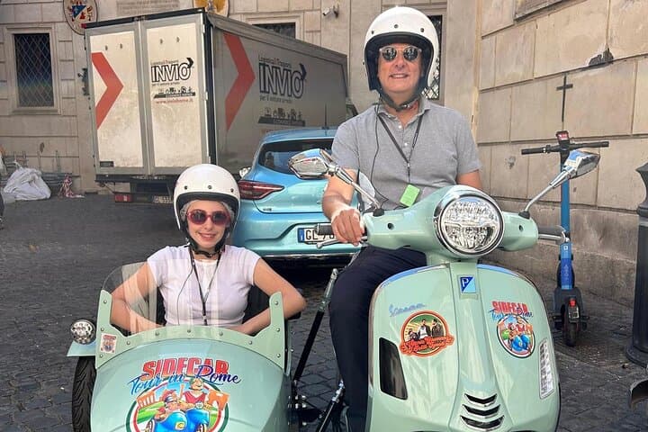Vintage Vespa Sidecar Tour Through Rome’s Iconic Sights photo 5
