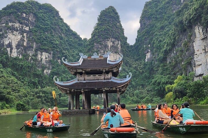 Trang An & Hoa Lu Day Trip: Boat Caves, Mua Peak & Local Farmer's Home