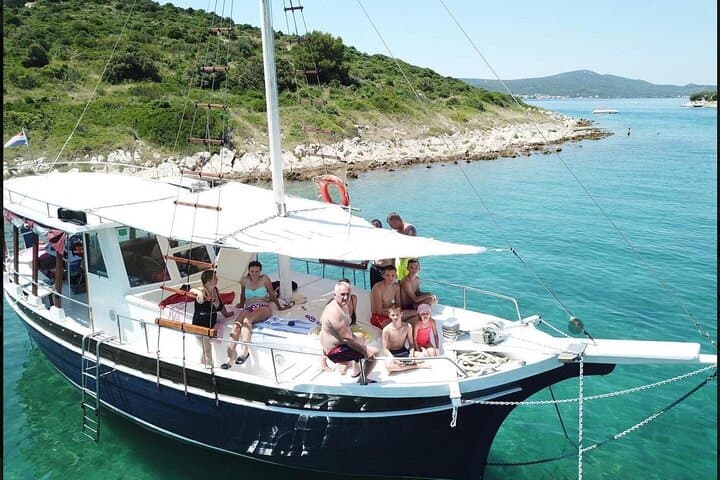 Zadar Half-Day Sail: Wine on the Waves to Ošljak and Frnaža photo 2