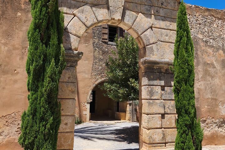 Rethymno Day Tour: Arkadi Monastery, Margarites Pottery & Melidoni Cave photo 4