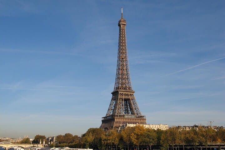 Skip-the-Line Eiffel Tower Access: Second Floor or Summit by Lift photo 2