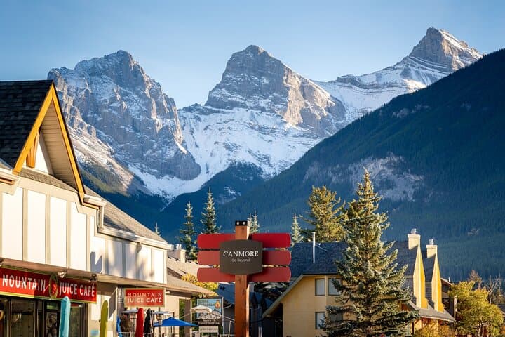 Banff Day Tour from Calgary: Lake Louise, Johnston Canyon & Banff Avenue photo 3
