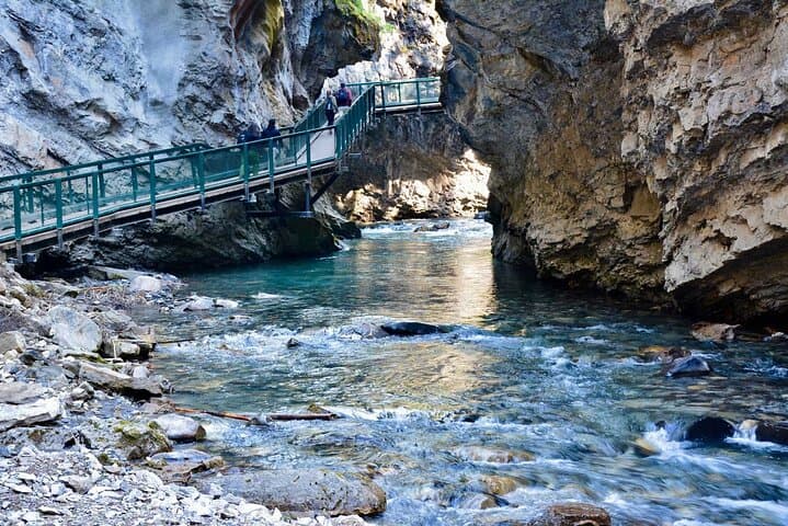 Banff Day Tour from Calgary: Lake Louise, Johnston Canyon & Banff Avenue photo 4