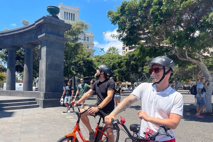 Guided Historical Bike Tour with E-Bike Option in Santa Cruz de Tenerife