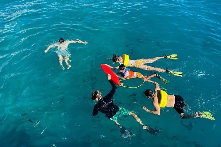 Waikiki Private Boat Charter: Snorkel with Turtles & Seasonal Whale Watching photo 4