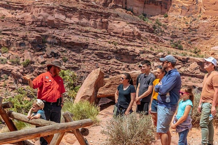 Moab Afternoon Half-Day Jeep Tour: Scenic Red Rock Backcountry Drive photo 1