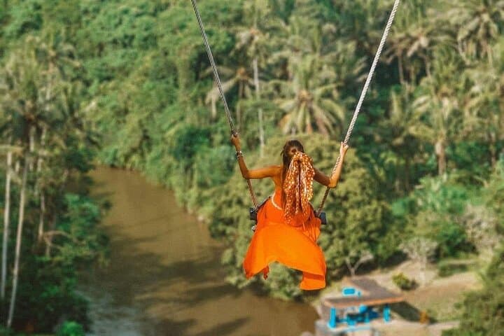 Full-Day Ulun Danu Bratan, Leke-Leke Waterfall & Tanah Lot Sunset Tour from Ubud photo 3