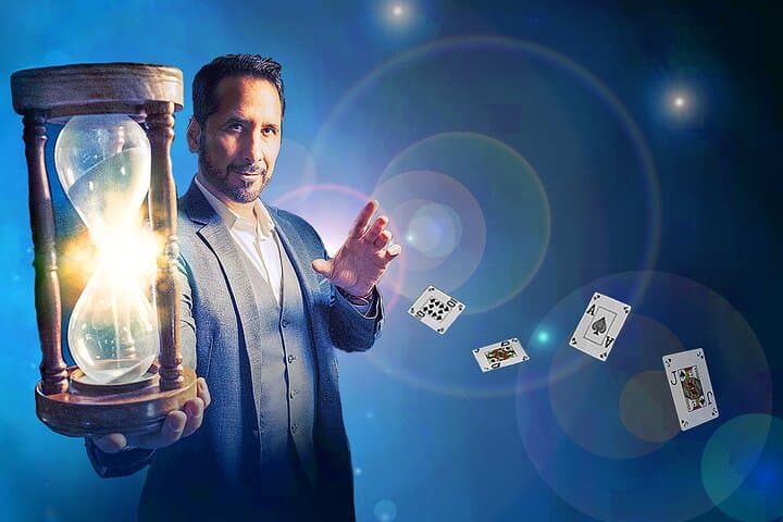 Up-Close Magic Experience Downtown Phoenix — Interactive Close-Up Show at Renaissance Hotel photo 2