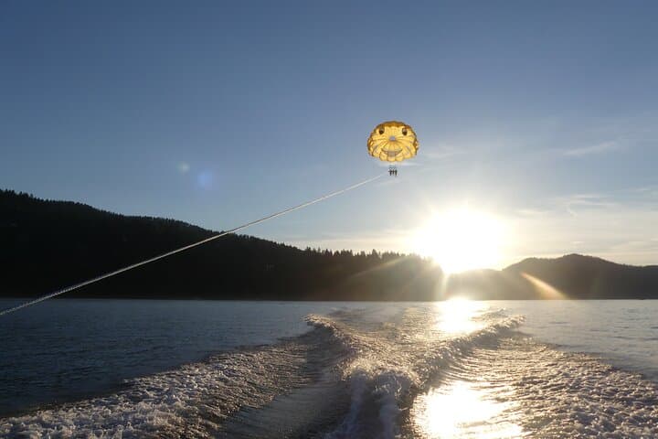 Parasailing Over Flathead Lake: 500-Foot Flights & Wild Horse Island Views photo 4