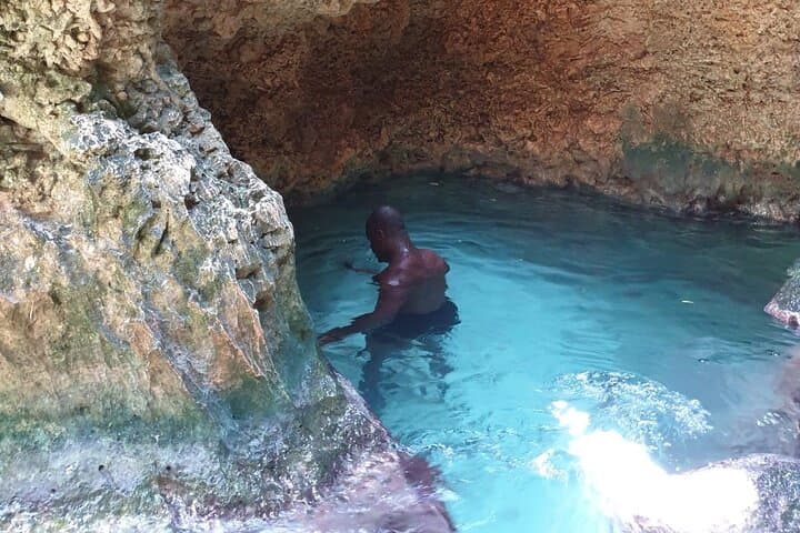 Swim With Turtles and Explore a Hidden Cave: Playa Piskado & Westpunt Beach Tour photo 3
