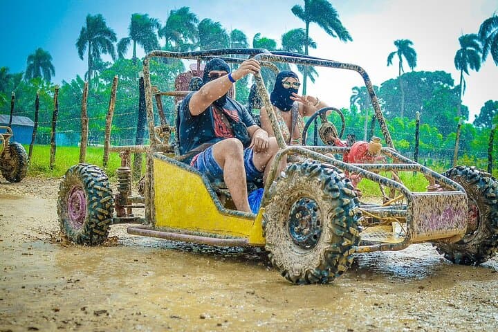 Explore the Wilderness: An Off-Road Adventure to a Secret Beach photo 2