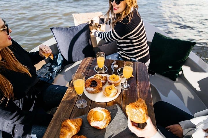 Self-Drive Electric Boat Hire on Brisbane River: Picnic Cruises from Breakfast Creek photo 3