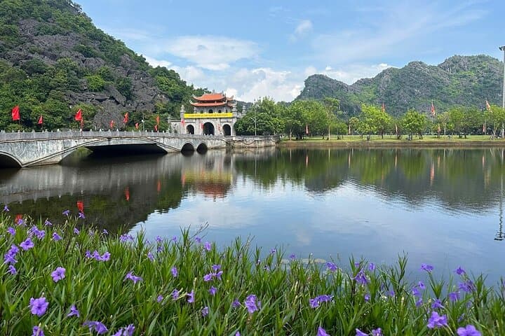 Day Trip to Trang An & Hoa Lu from Hanoi — Sampan Boats, Caves & Vietnam’s First Capital photo 2