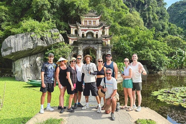Ninh Binh Day Tour: Discover Hoa Lu, Trang An, Mua Cave & Bich Dong