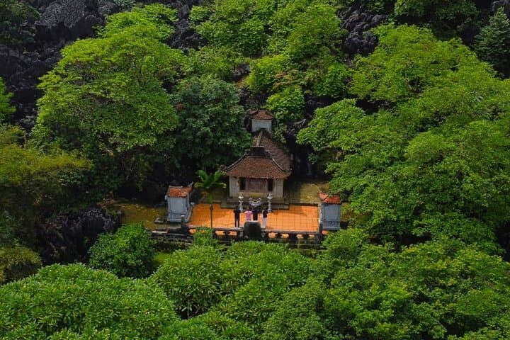 Hanoi to Trang An: Full-Day Small-Group Tour to Bich Dong, Tam Coc & Mua Cave
