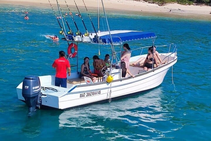 Huatulco Marine Mammal Watching and Snorkeling Tour photo 2