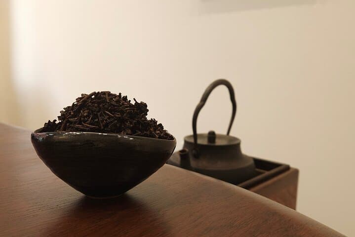 Busan Tea Ceremony & Calligraphy Workshop in a Seaside Village