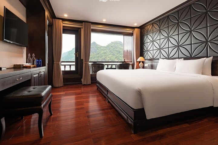Lan Ha & Ha Long Bay 2-Day Premium Cruise: Balcony Cabin, Kayaking & Caves