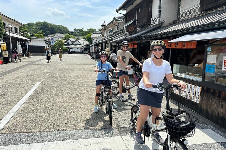 Cycle Kurashiki's Bikan Quarter: A Guided Cultural Ride to Sakazu Reservoir photo 2