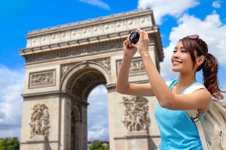 Self-Guided Champs-Élysées Walking Tour with Audio Guide