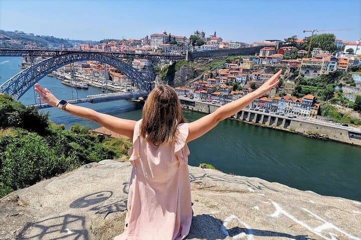 Porto Half-Day: Ribeira, Beaches & Port Wine Tasting