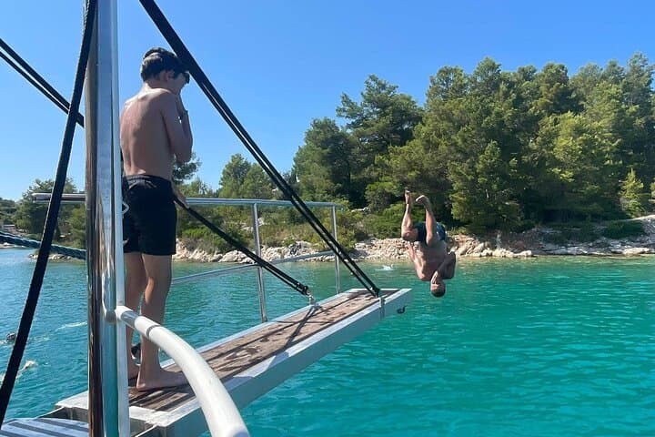 Blue Lagoon & Šolta Full-Day Boat Tour from Split — Snorkel, Shipwrecks, Lunch photo 6