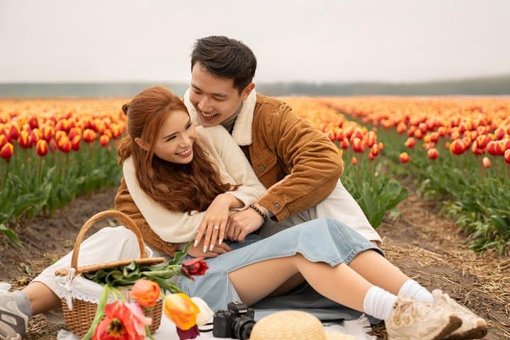 Private Tulip Fields Photoshoot Near Amsterdam — Spring Flower Tour & Portrait Session photo 2
