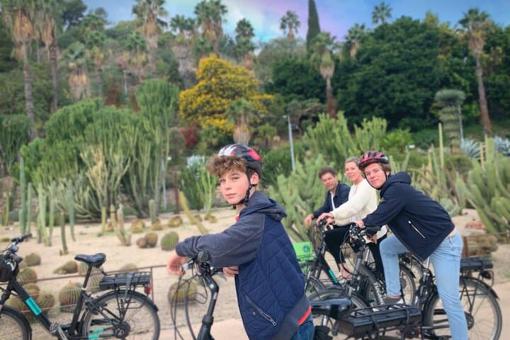 Barcelona 2.5h E-Bike Tour — Parks, Beach & Montjuïc Panoramas photo 5