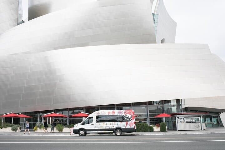 Private Full-Day Los Angeles Tour from Huntington Beach: Griffith to Venice Beach