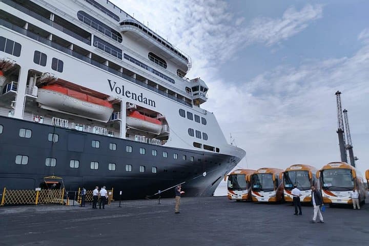 Ballestas Islands Cruise from Paracas — Wildlife & Candelabro Express