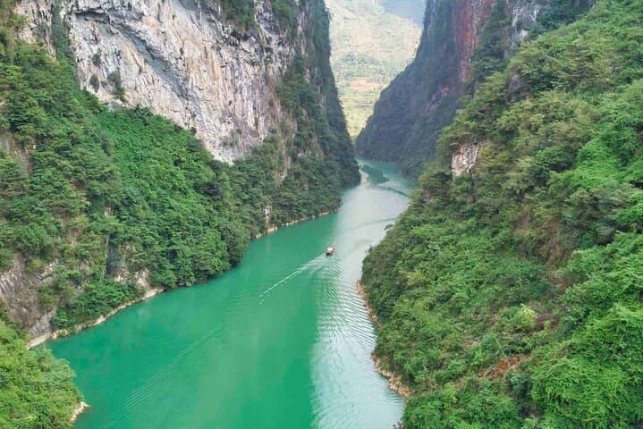 Explore Vietnam's Dong Van Karst Plateau: 3-Day Ha Giang Adventure photo 2