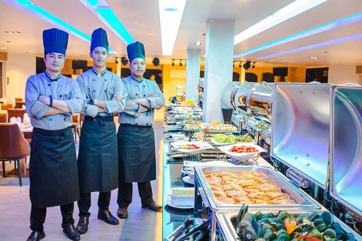 Royal Princess Dinner Cruise: Sunset & Dinner on Bangkok’s Chao Phraya photo 6