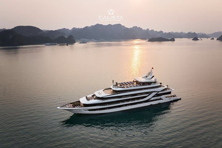 Luxury 2-Day Calista Cruise in Halong Bay: Sung Sot, Titop & Kayaking photo 2