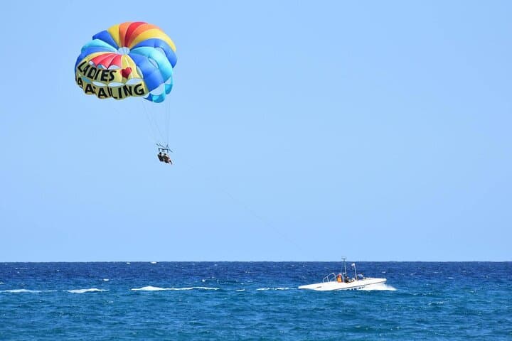 Nusa Dua Parasailing & Snorkeling Combo: Fly Over White Sands and Swim Coral Gardens photo 3