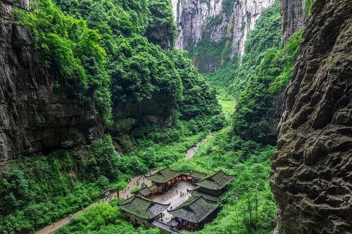 Wulong 2-Day Private Tour: Impression Show, Tiansheng Three Bridges & Cave Hotpot