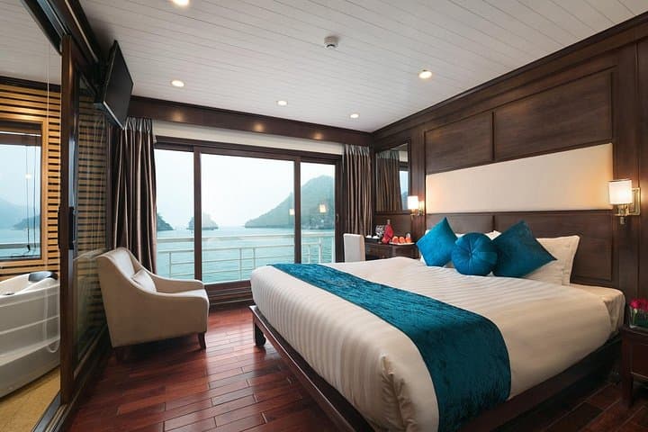 Hanoi to Halong Bay: 2-Day 5-Star Cruise with Private Balcony, Kayaking & Caves photo 1